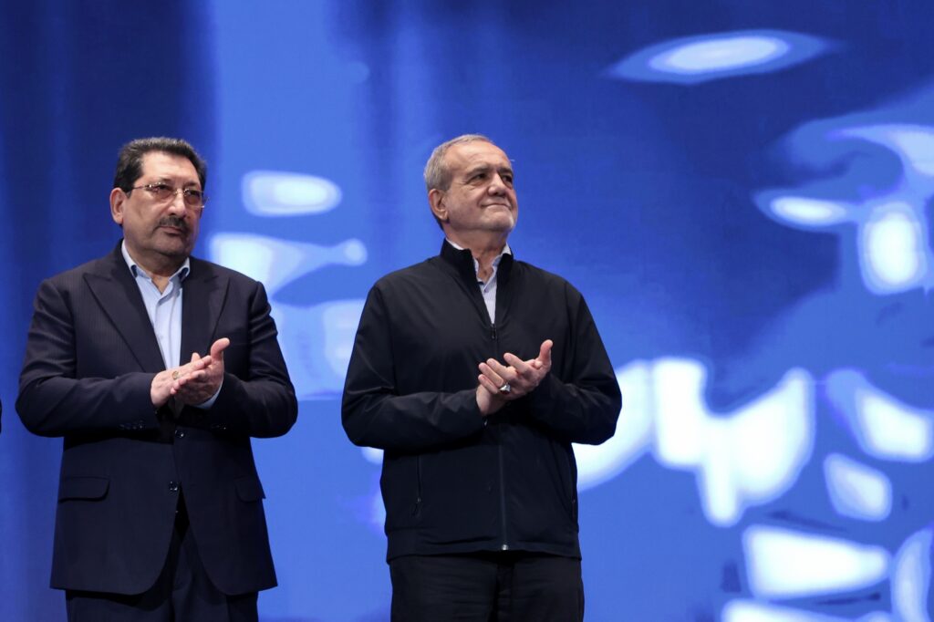 تندیس زرین روز ملی صنعت و معدن به «سام سرویس» رسید